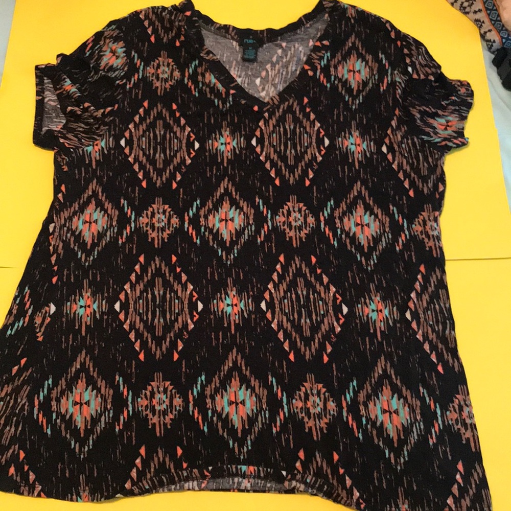 Patterned v neck
